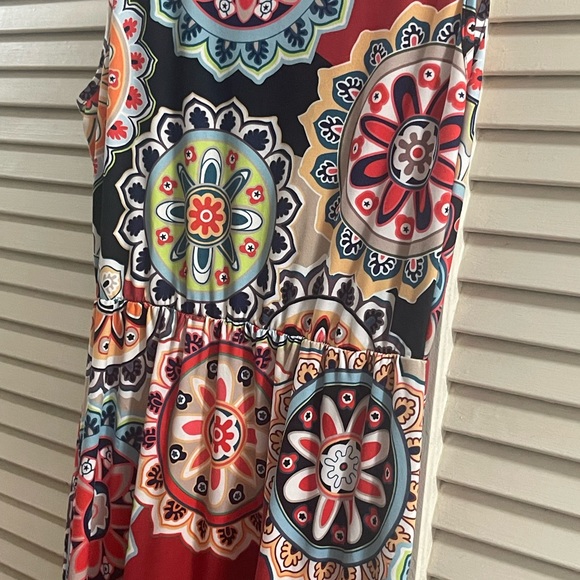 Multicolored long skirted sleeveless dress‎ size large - Picture 4 of 4